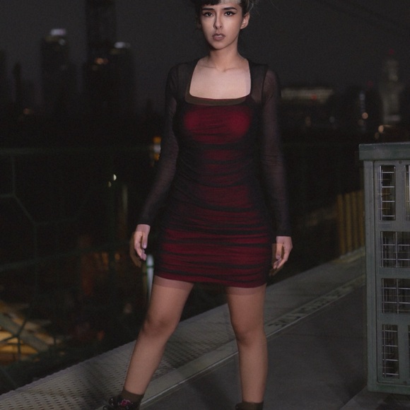 Vampy Mesh Dress - Picture 4 of 4